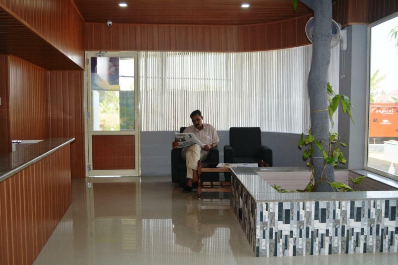Jippus Galaxy Budget Air Port Hotel Kochi Exterior foto