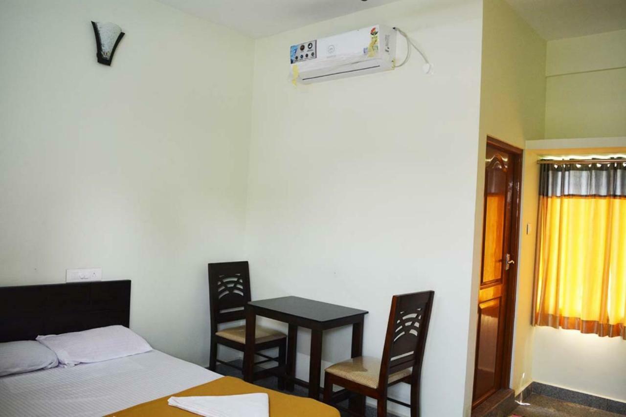 Jippus Galaxy Budget Air Port Hotel Kochi Exterior foto
