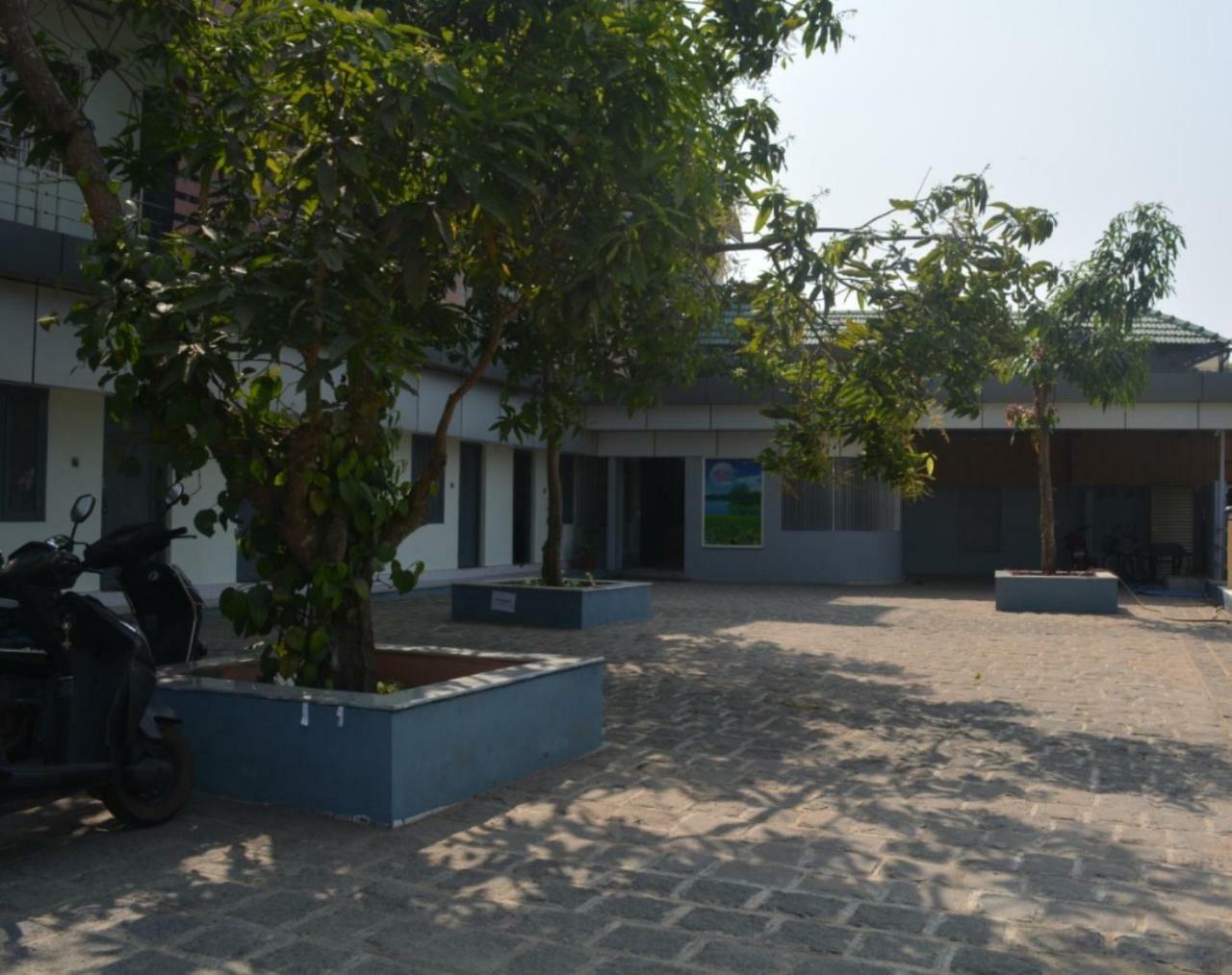 Jippus Galaxy Budget Air Port Hotel Kochi Exterior foto