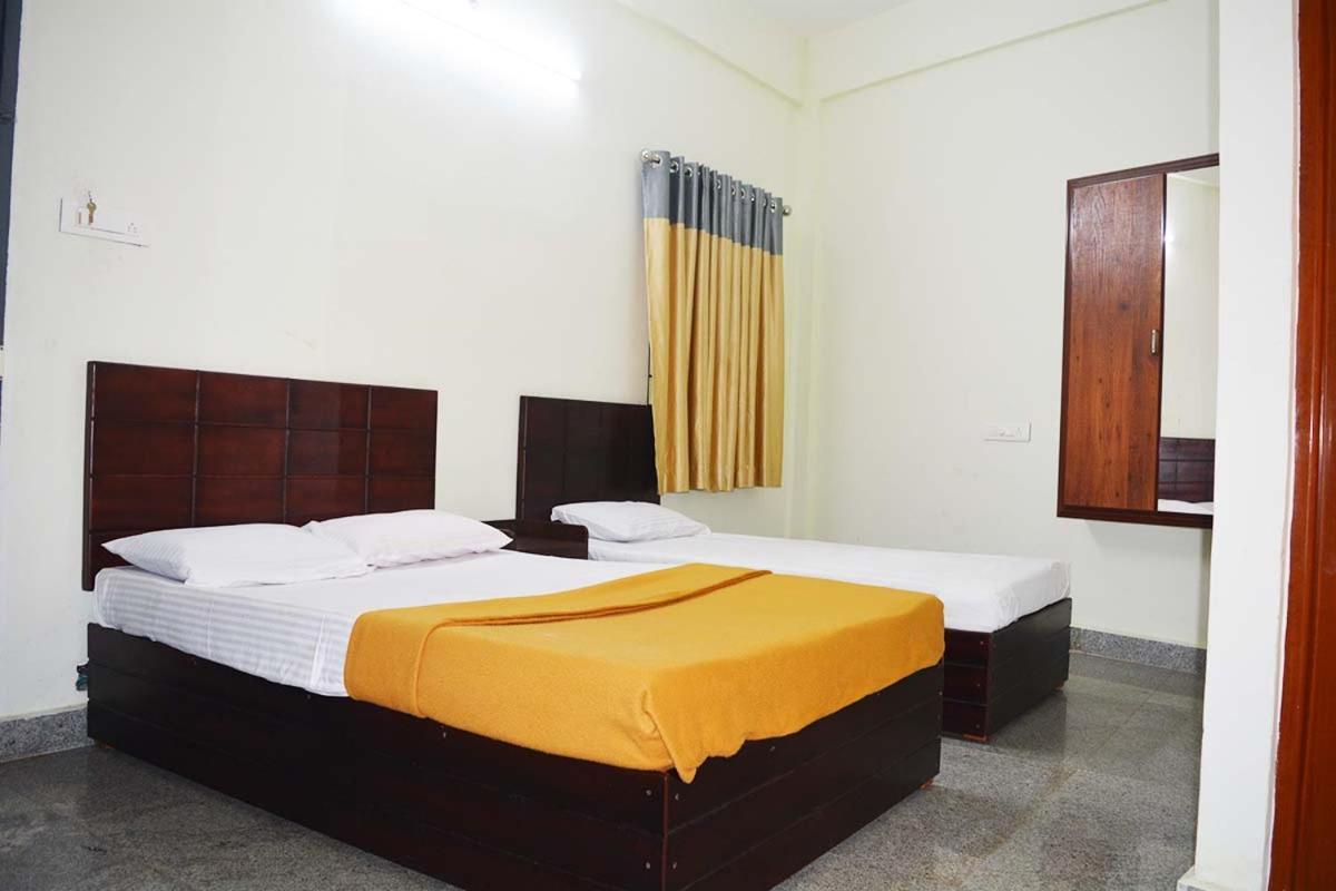 Jippus Galaxy Budget Air Port Hotel Kochi Exterior foto