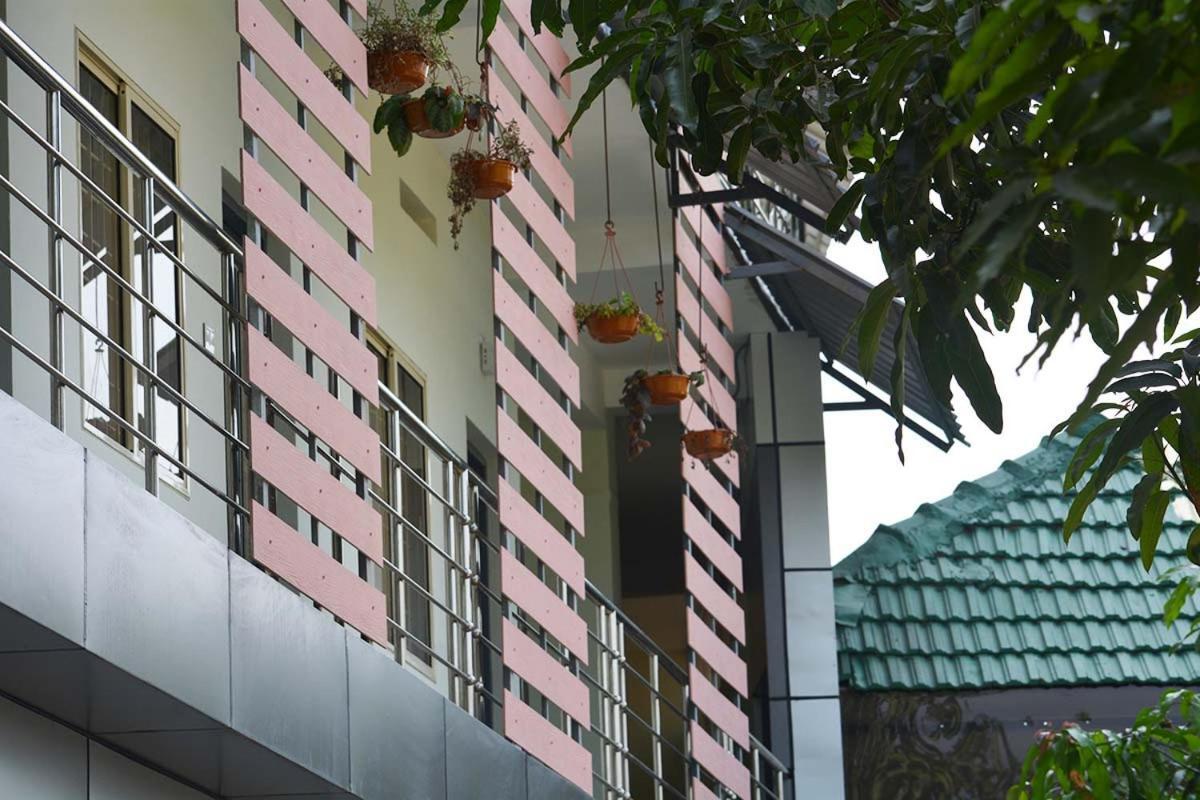 Jippus Galaxy Budget Air Port Hotel Kochi Exterior foto