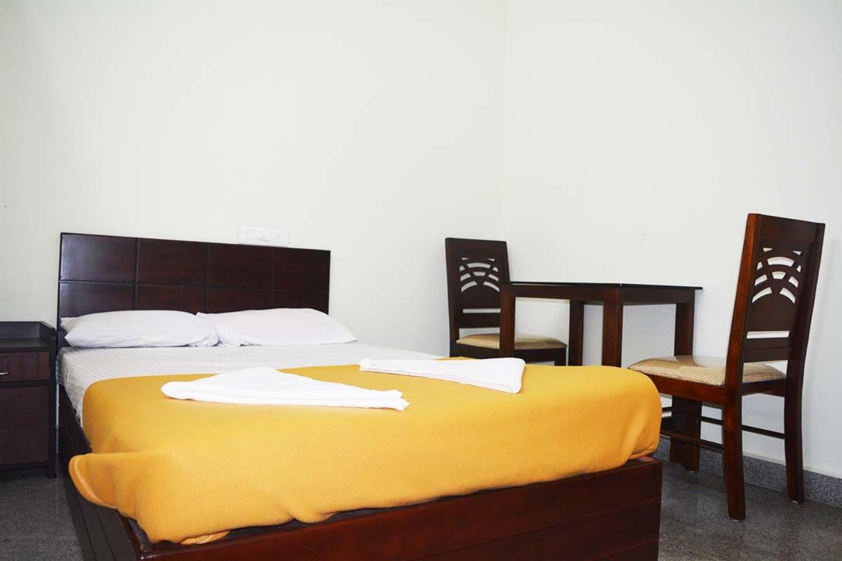 Jippus Galaxy Budget Air Port Hotel Kochi Exterior foto