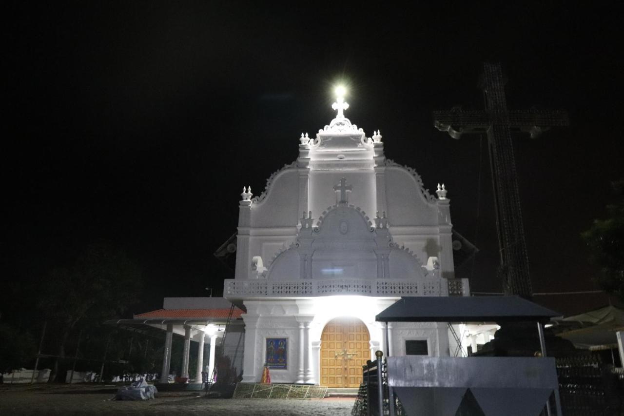 Jippus Galaxy Budget Air Port Hotel Kochi Exterior foto